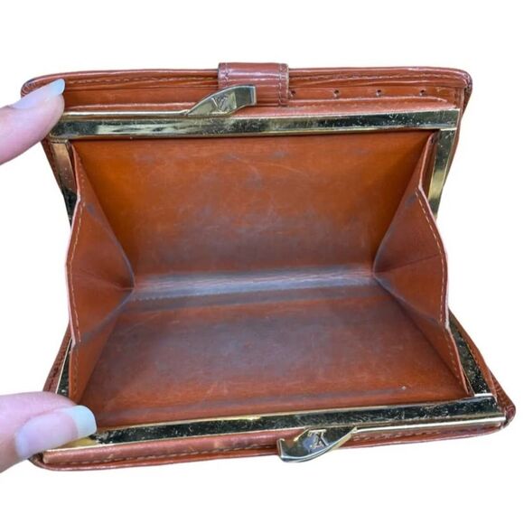 LOUIS VUITTON KISSLOCK BIFOLD WALLET BROWN EPI LEATHER - Picture 4 of 9